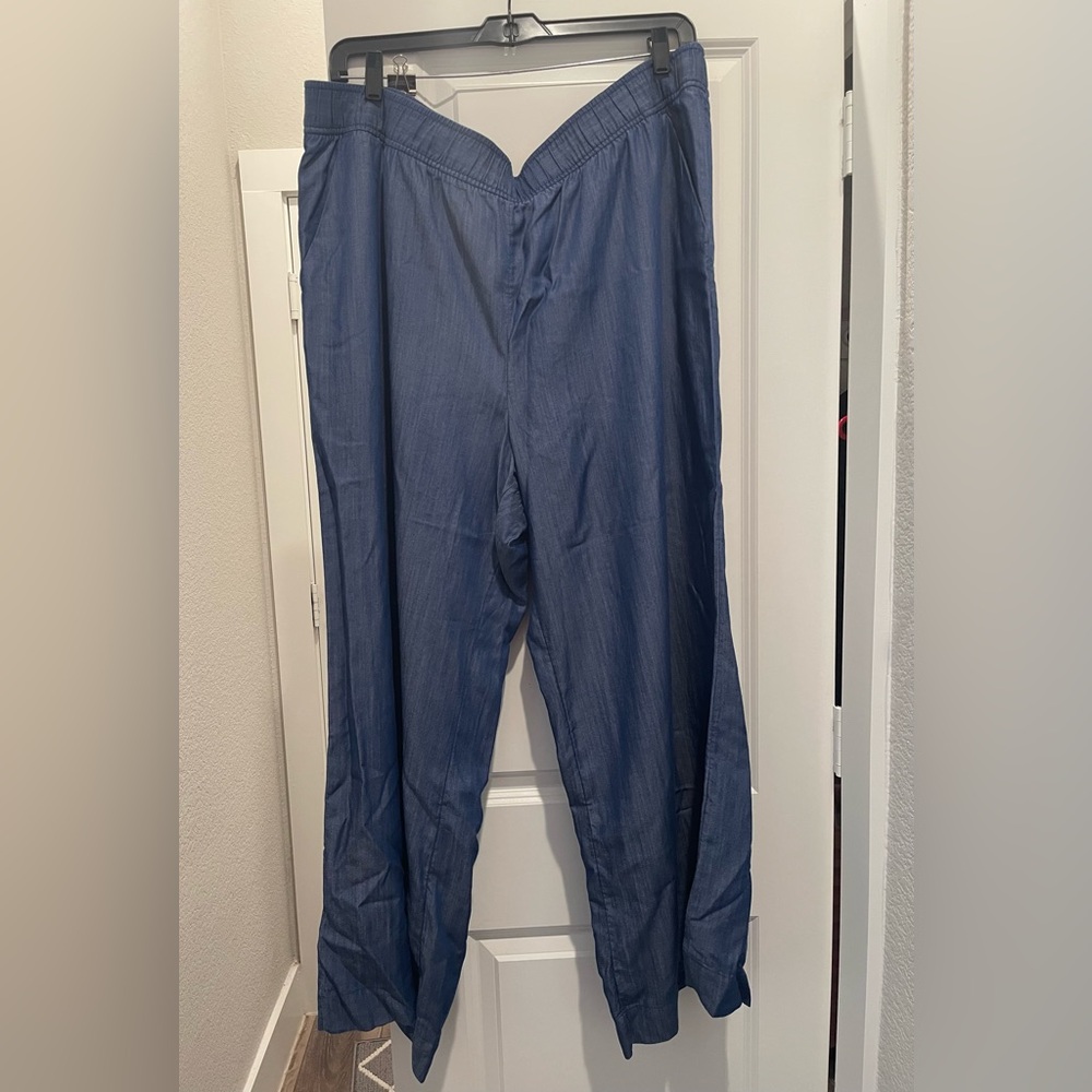 Plus Size Wide Leg pants. NWT